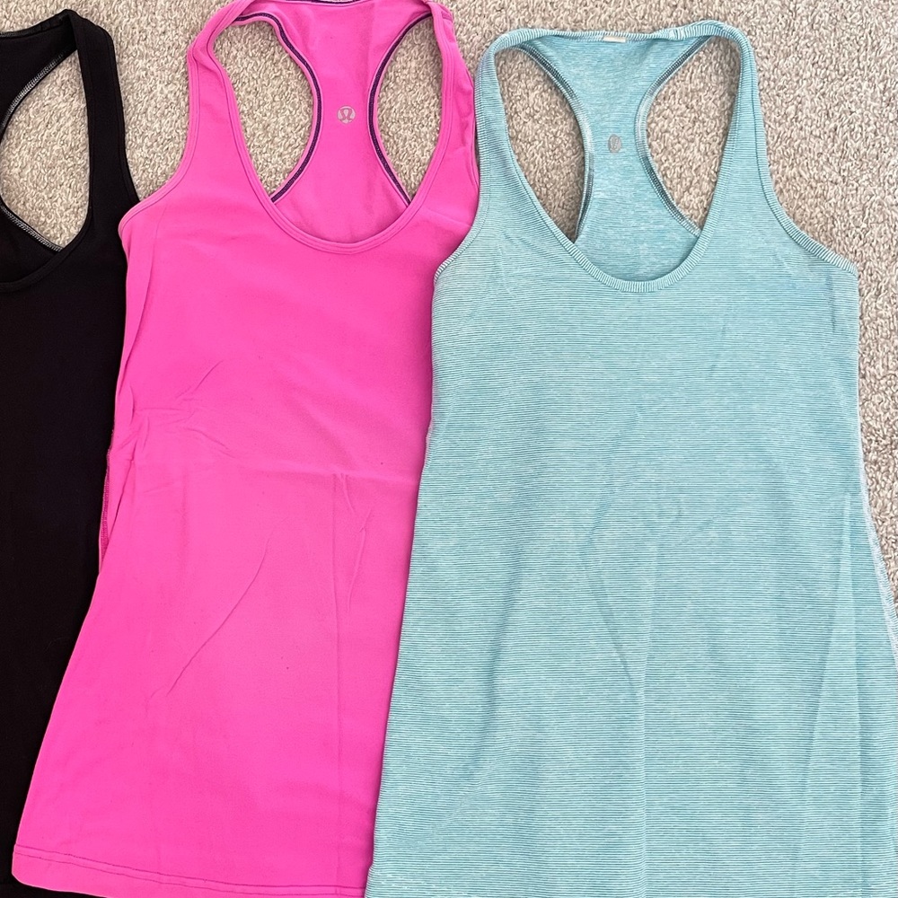 Women’s Lululemon Cool Razorback Tank Size: 6 Blue White Striped